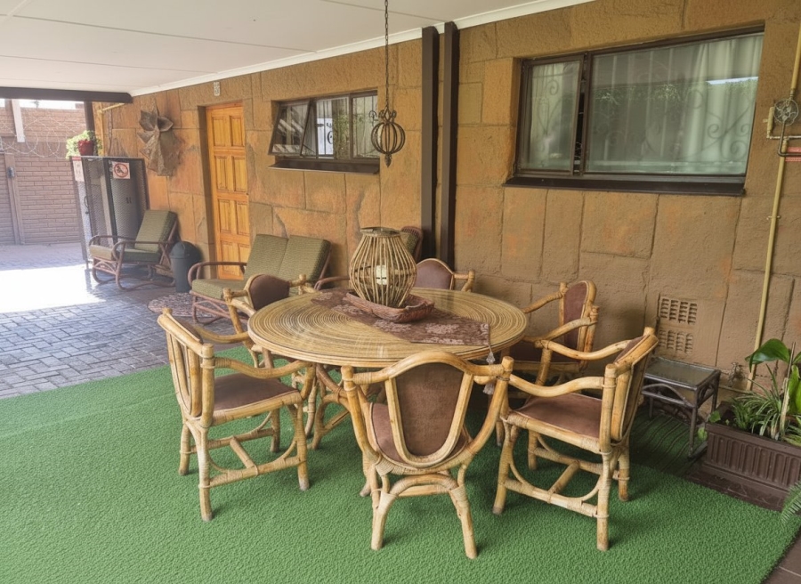 6 Bedroom Property for Sale in Dan Pienaar Free State